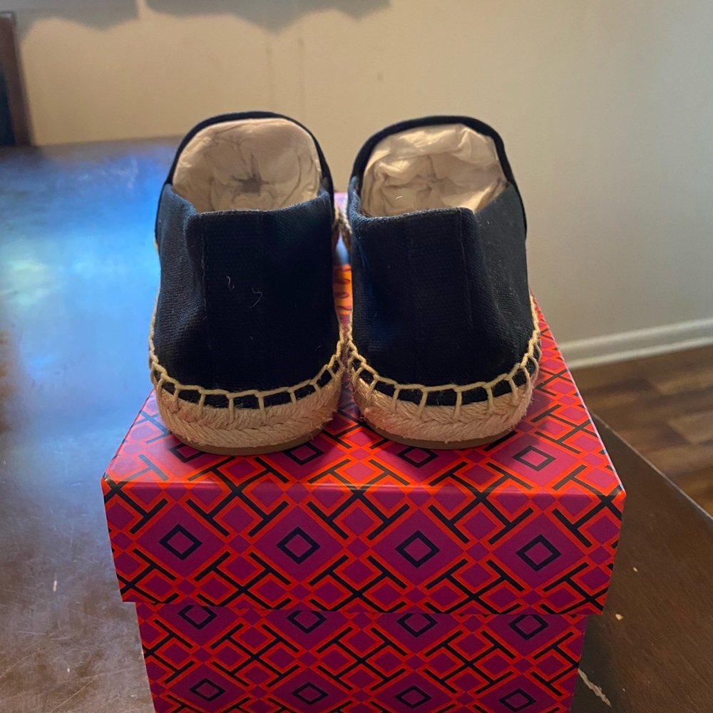 Tory Burch espadrilles,size:8 color is perfect black/White.